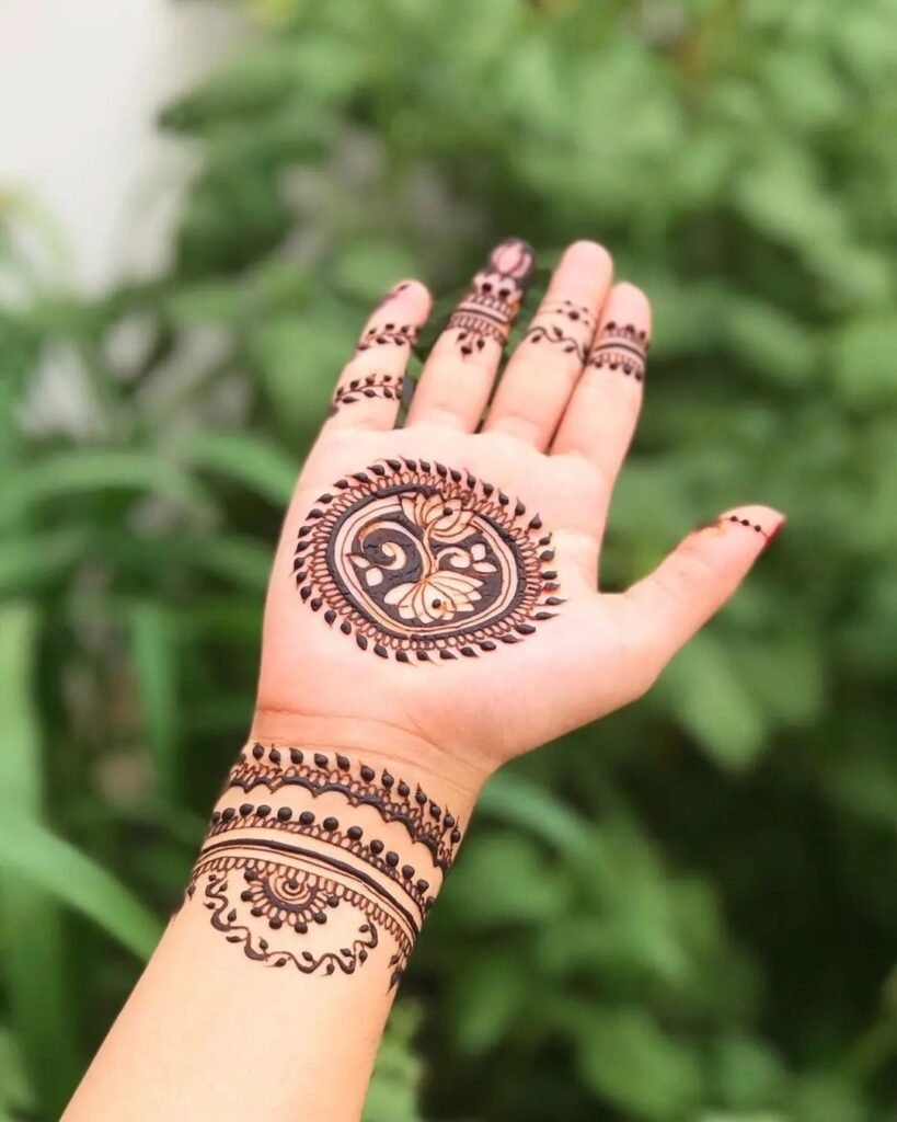 Easy Simple Circle Mehndi Design