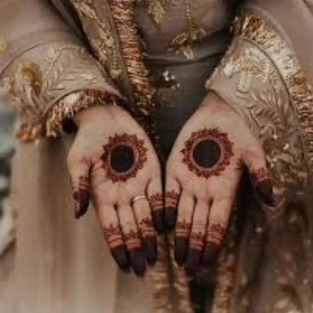 Easy Simple Circle Mehndi Design