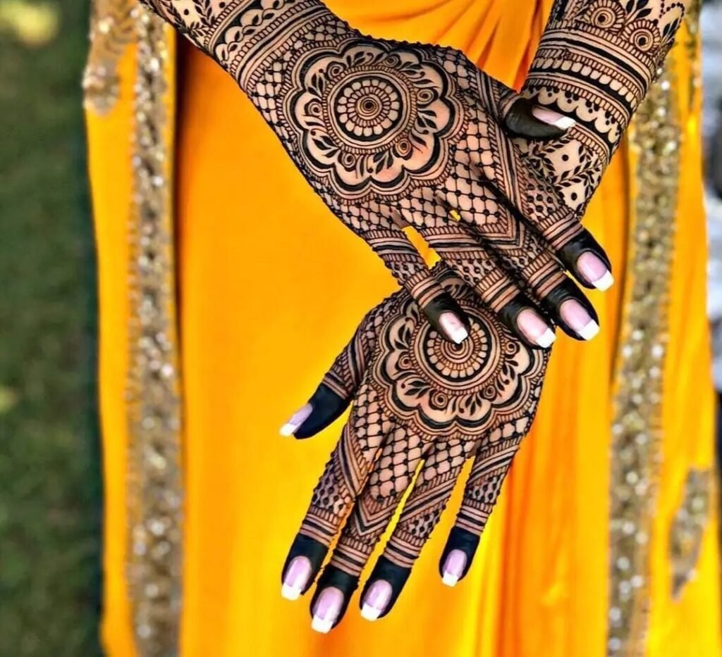 Easy Simple Circle Mehndi Design