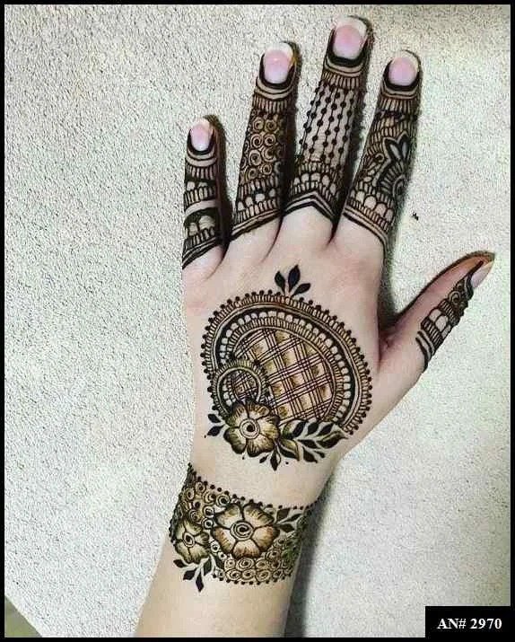 Easy Simple Circle Mehndi Design