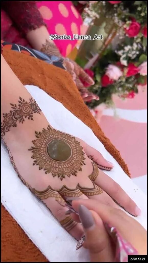 Easy Simple Circle Mehndi Design