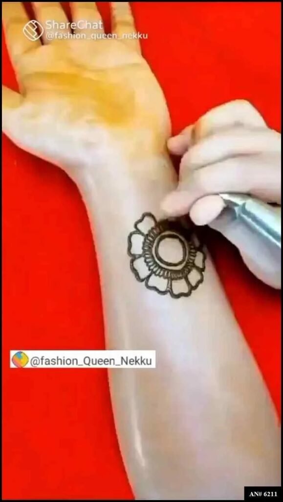 Easy Simple Circle Mehndi Design