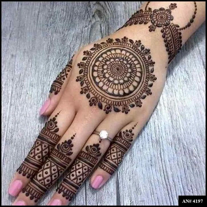 Easy Simple Circle Mehndi Design