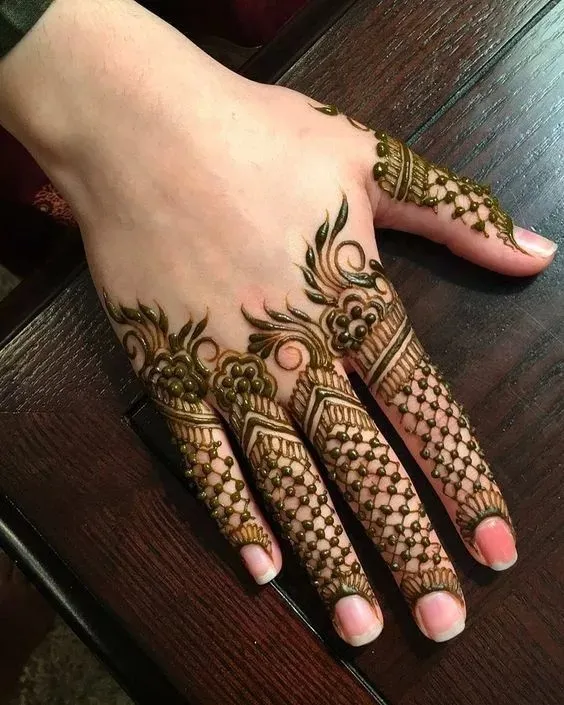 Finger Mehndi Design