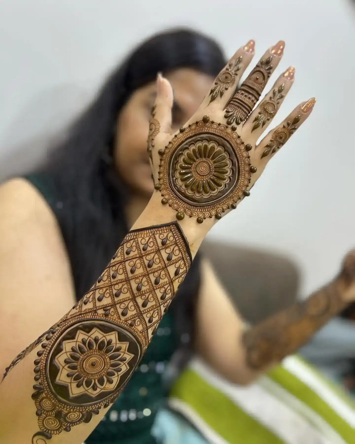 Round Mehndi Design