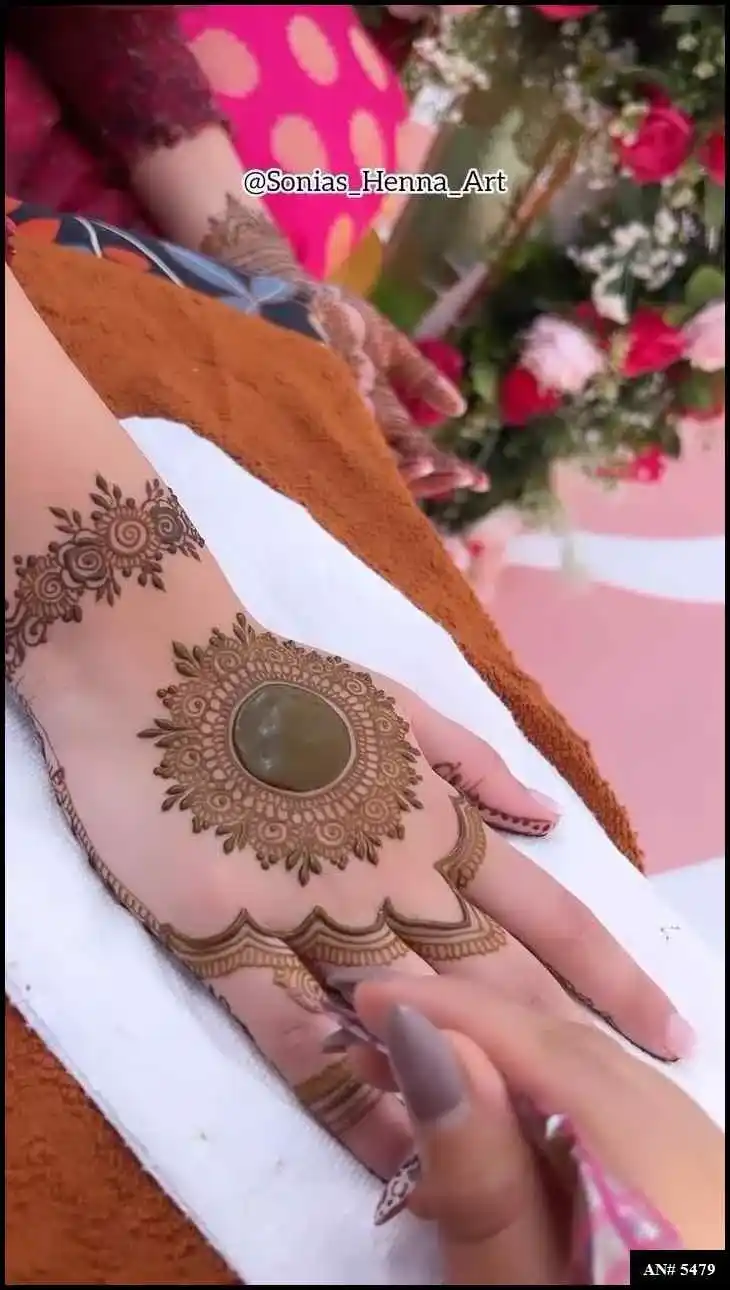 Round Mehndi Design