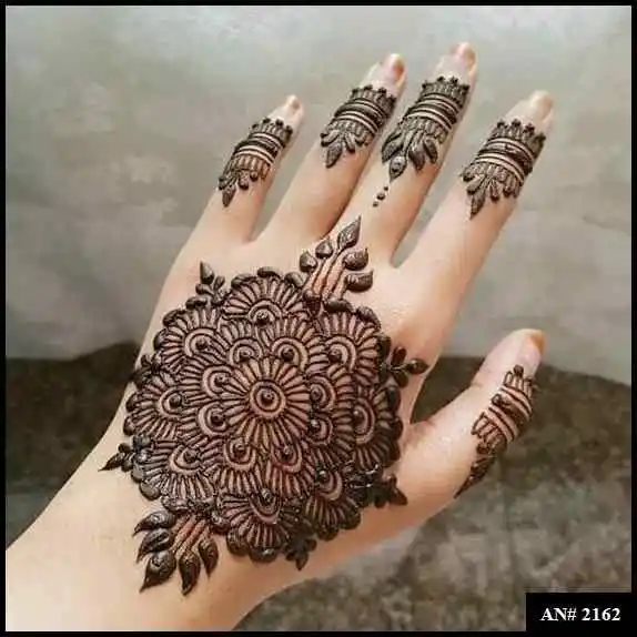 Round Mehndi Design