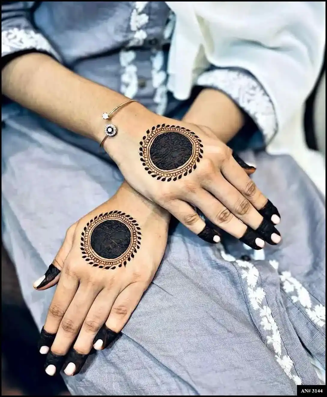Round Mehndi Design