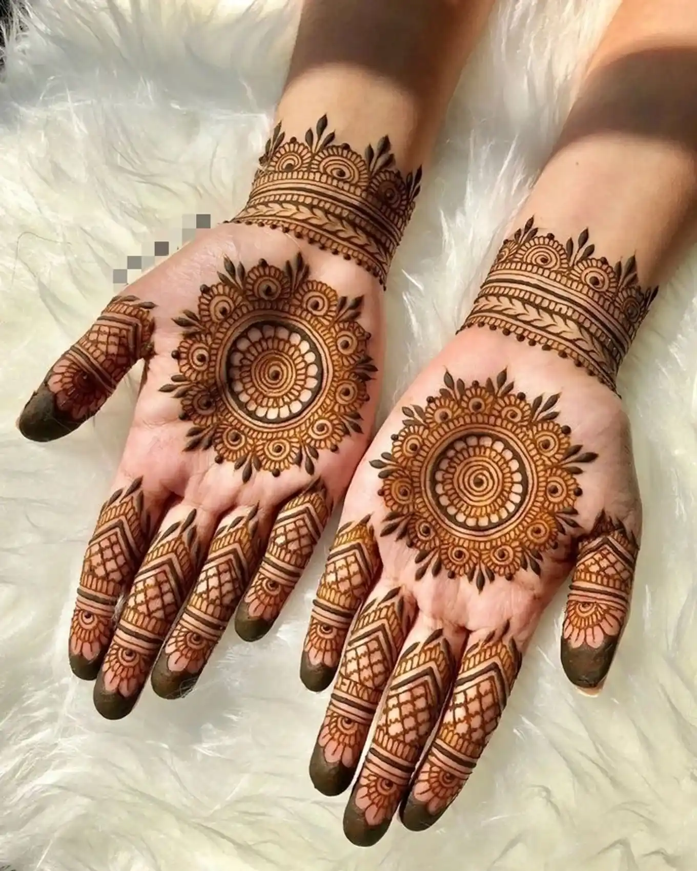 Round Mehndi Design