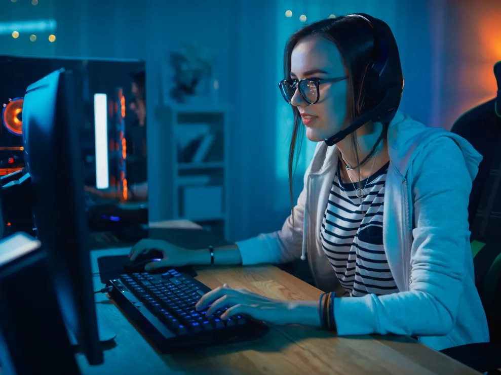 Mind and Multiplayer: The Cognitive and Social Benefits of Online Gaming